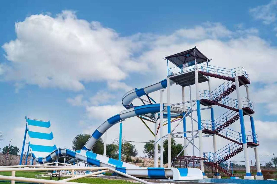 Piscine di grande capacità Boomerang Slide Parco acquatico Slide acquatico per 2-3 persone