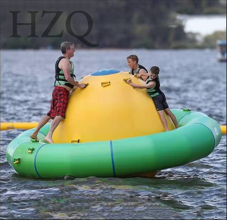 Vivi un divertimento indimenticabile con il nostro giocattolo gonfiabile a disco volante per parchi acquatici