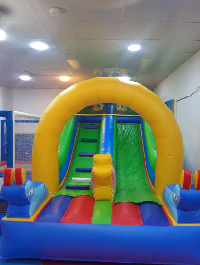Parco giochi gonfiabile gigante, gioco di ostacoli gonfiabile staccabile per bambini e adulti