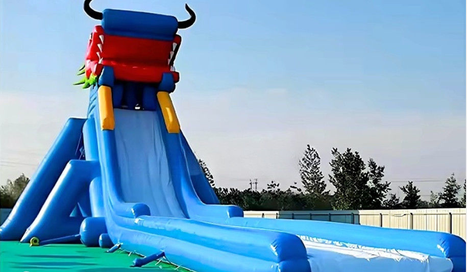 Divertente colorato scivolo d'acqua commerciale personalizzato grande scivolo d'acqua gonfiabile ippopotamo con piscina in vendita