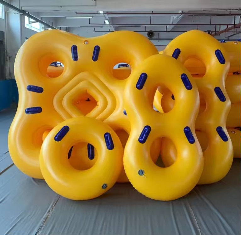 Alta resistenza accessori gonfiabili per parchi acquatici colore personalizzato